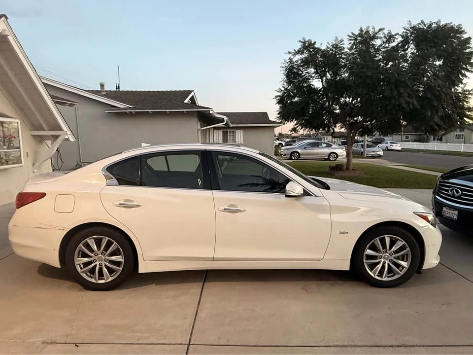 2017 Infiniti Q50 - Image 2 of 6