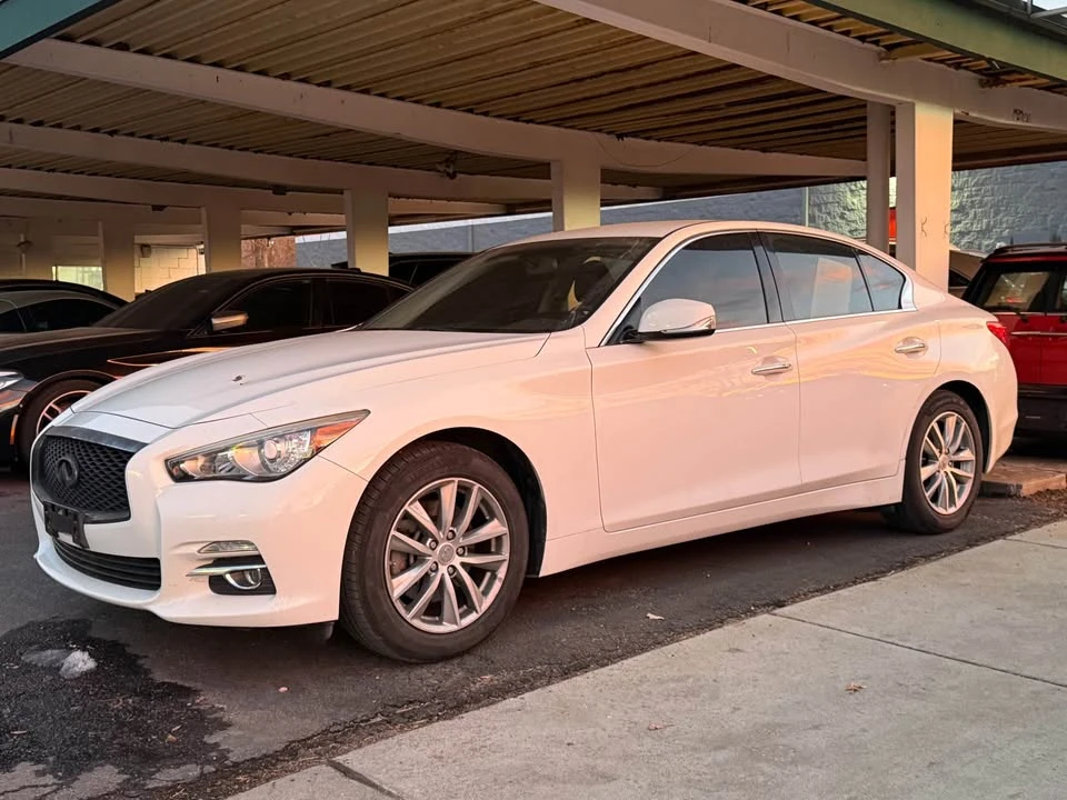 2017 Infiniti Q50 - Image 2 of 14