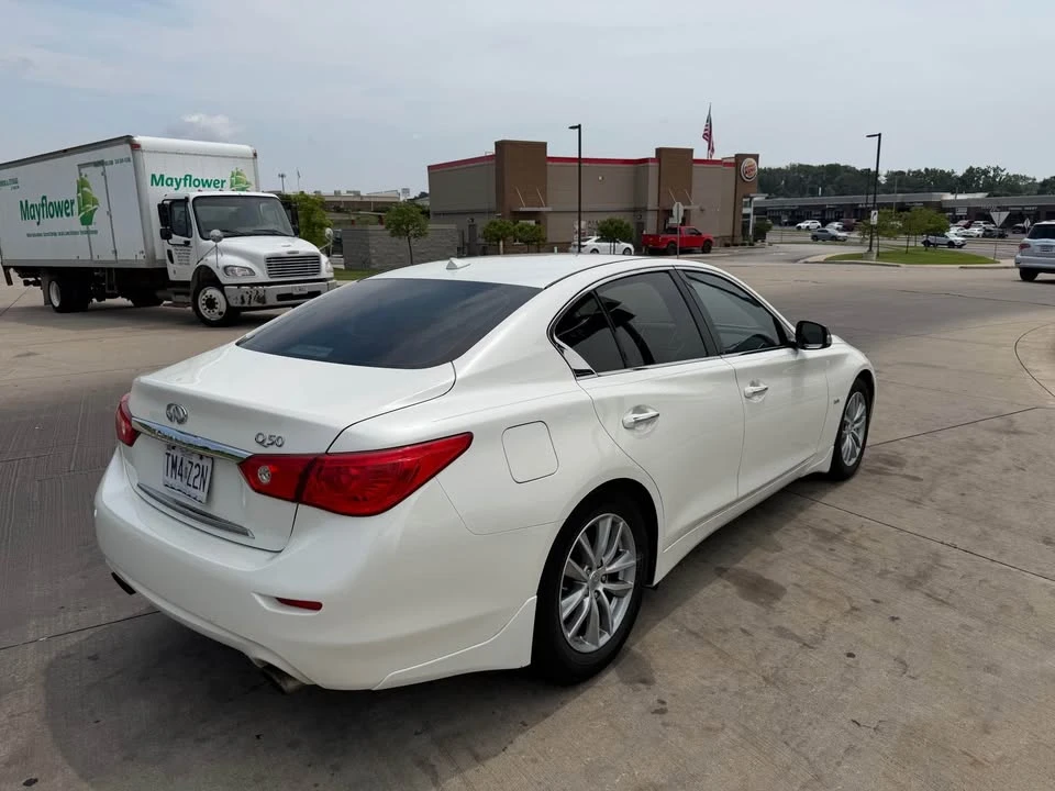 2017 Infiniti Q50 - Image 4 of 11