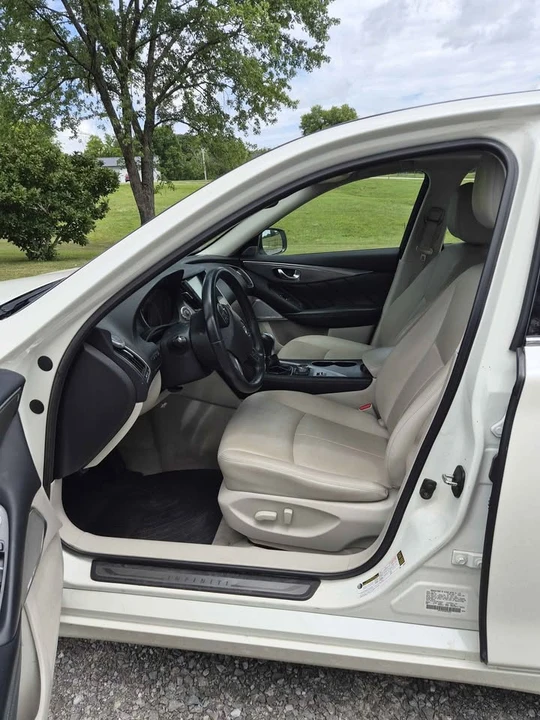 2017 Infiniti Q50 - Image 8 of 10