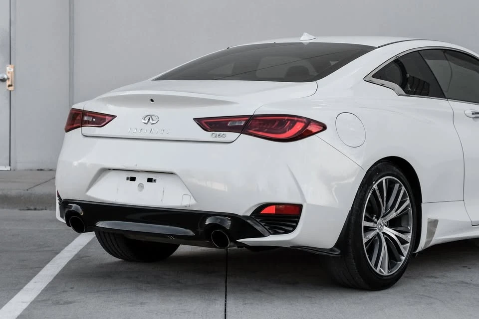 2017 Infiniti Q60 - Image 12 of 20