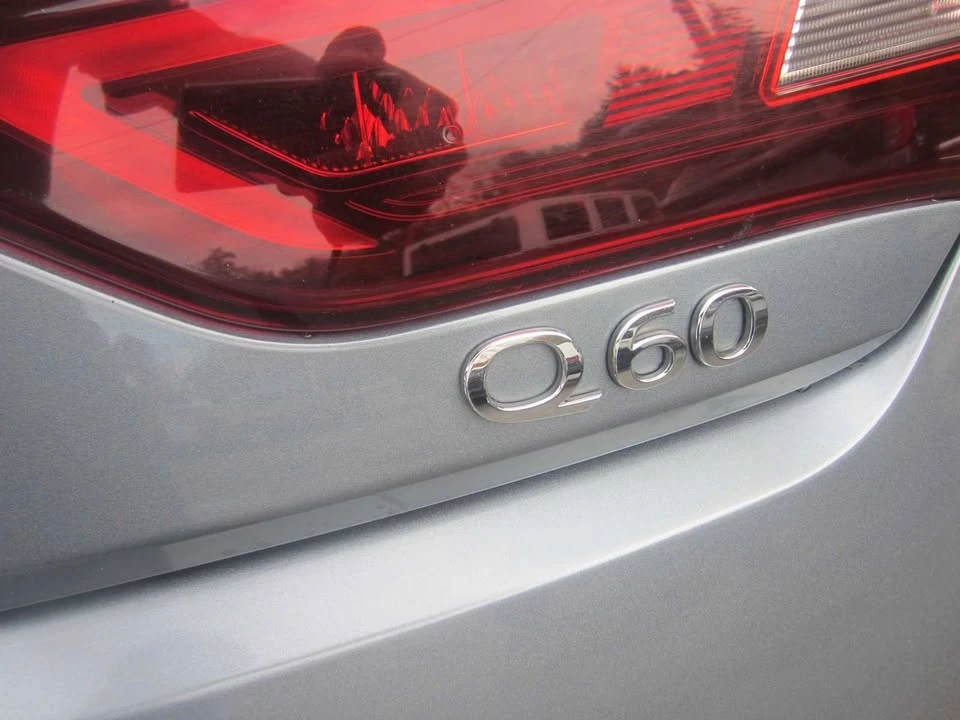 2017 Infiniti Q60 - Image 10 of 20