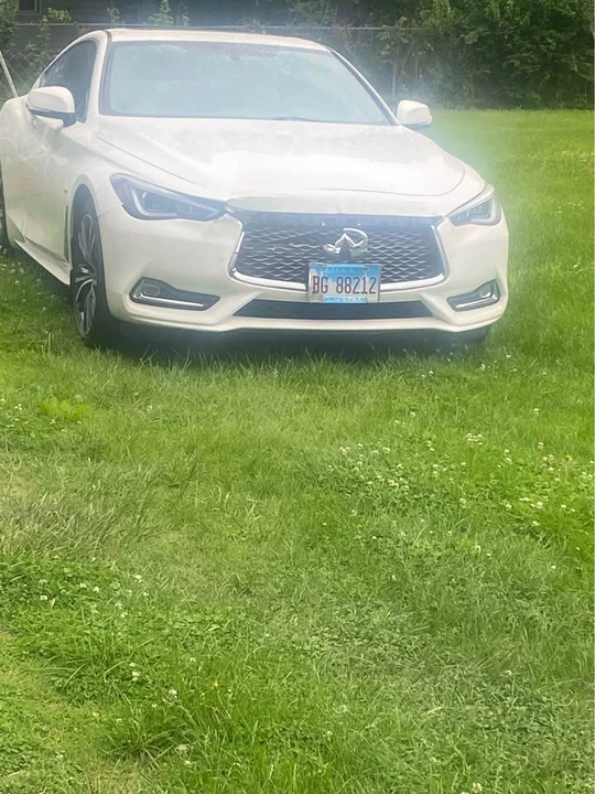 2017 Infiniti Q60 - Image 2 of 2