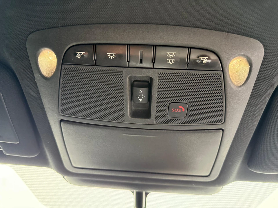 2017 Infiniti Q60 - Image 28 of 31