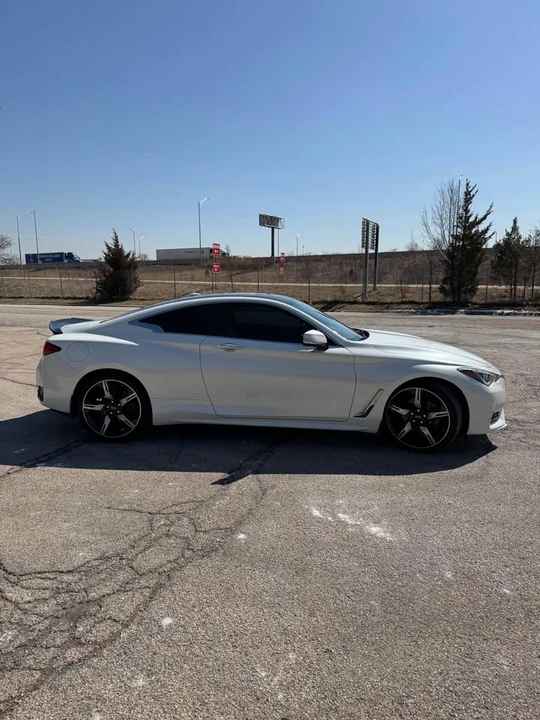 2017 Infiniti Q60 - Image 4 of 14