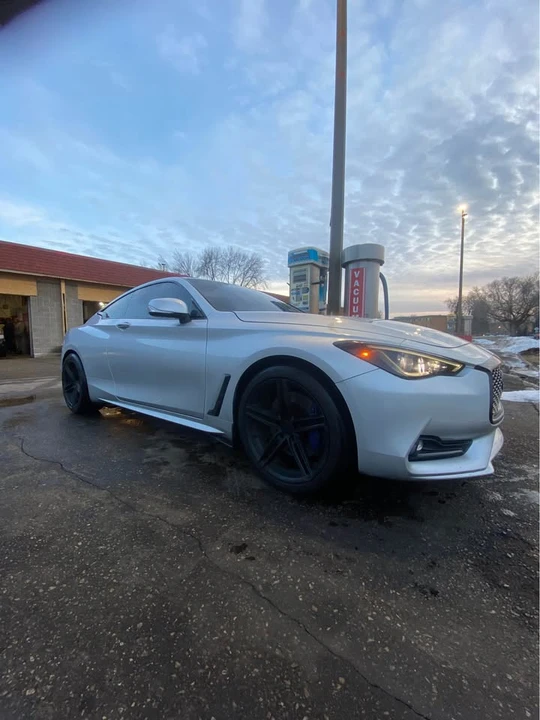 2017 Infiniti - Image 3 of 8