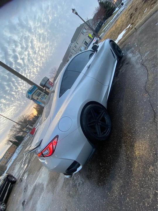 2017 Infiniti - Image 6 of 8