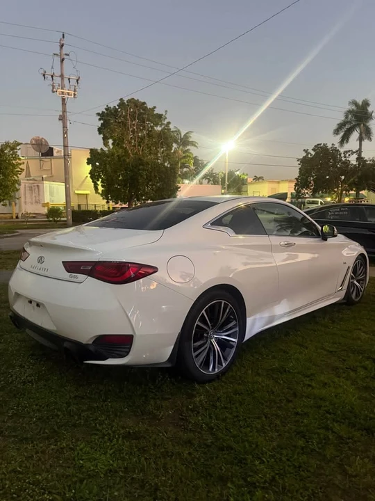 2017 Infiniti Q60 - Image 3 of 4