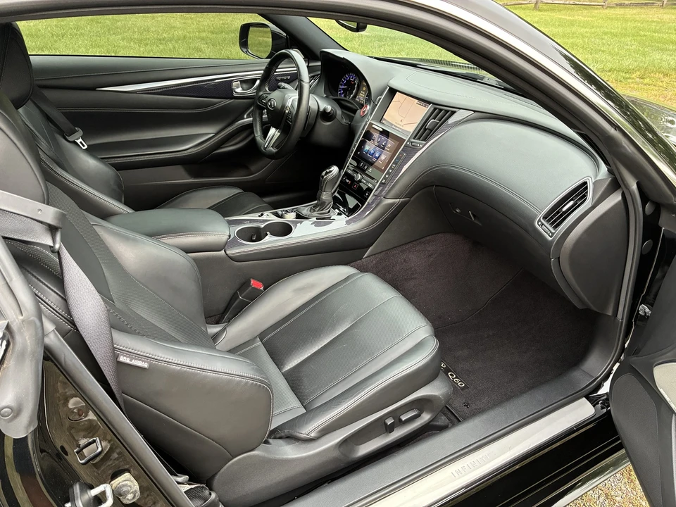 2017 Infiniti Q60 Red Sport 400 - Image 16 of 31
