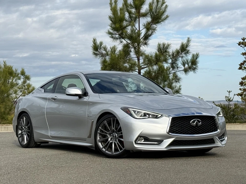 2017 Infiniti Q60 Red Sport 400 - Image 30 of 31