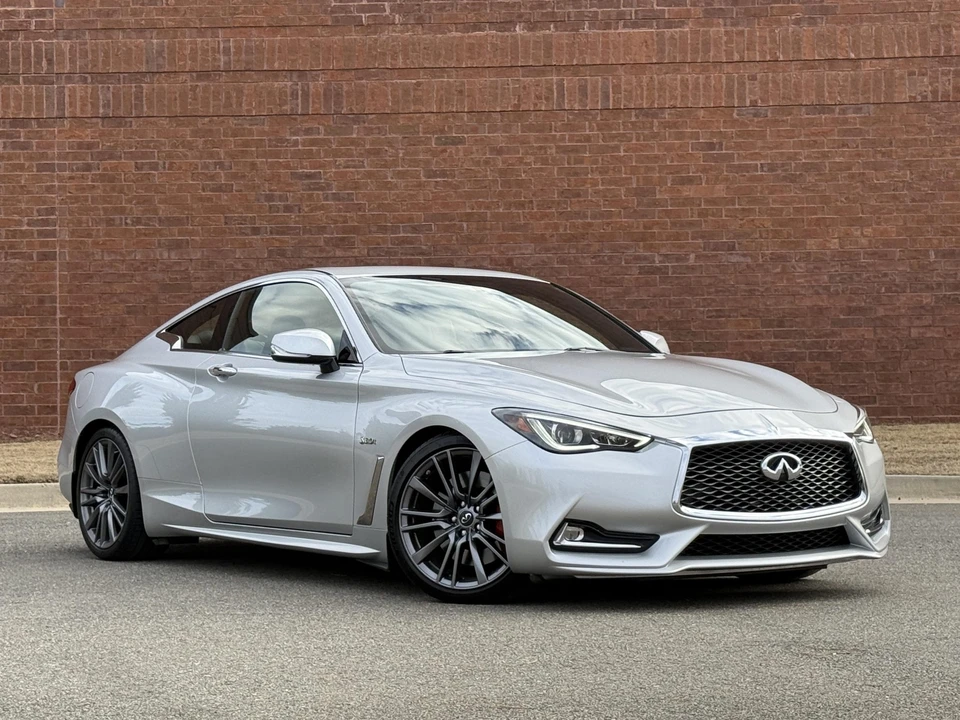 2017 Infiniti Q60 Red Sport 400 - Image 27 of 31