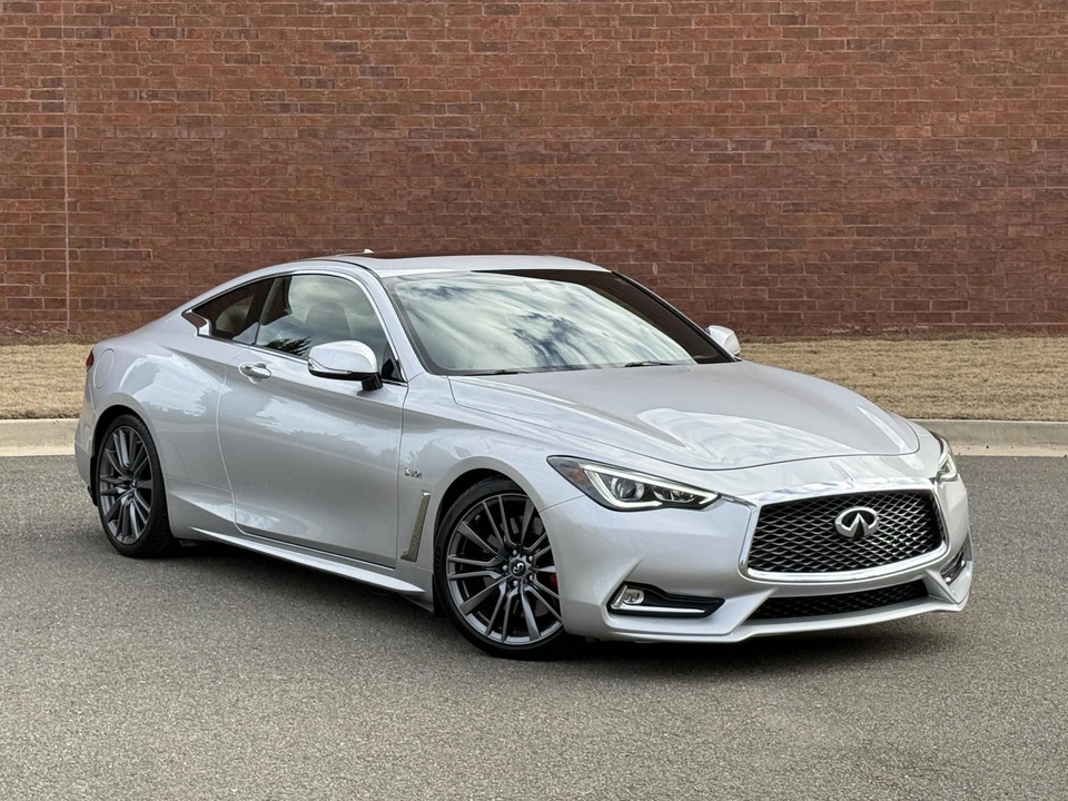 2017 Infiniti Q60 Red Sport 400 - Image 28 of 31