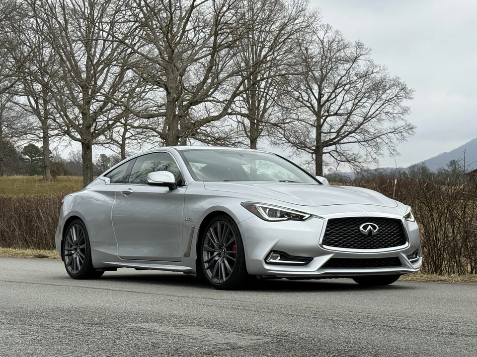 2017 Infiniti Q60 Red Sport 400 - Image 29 of 31