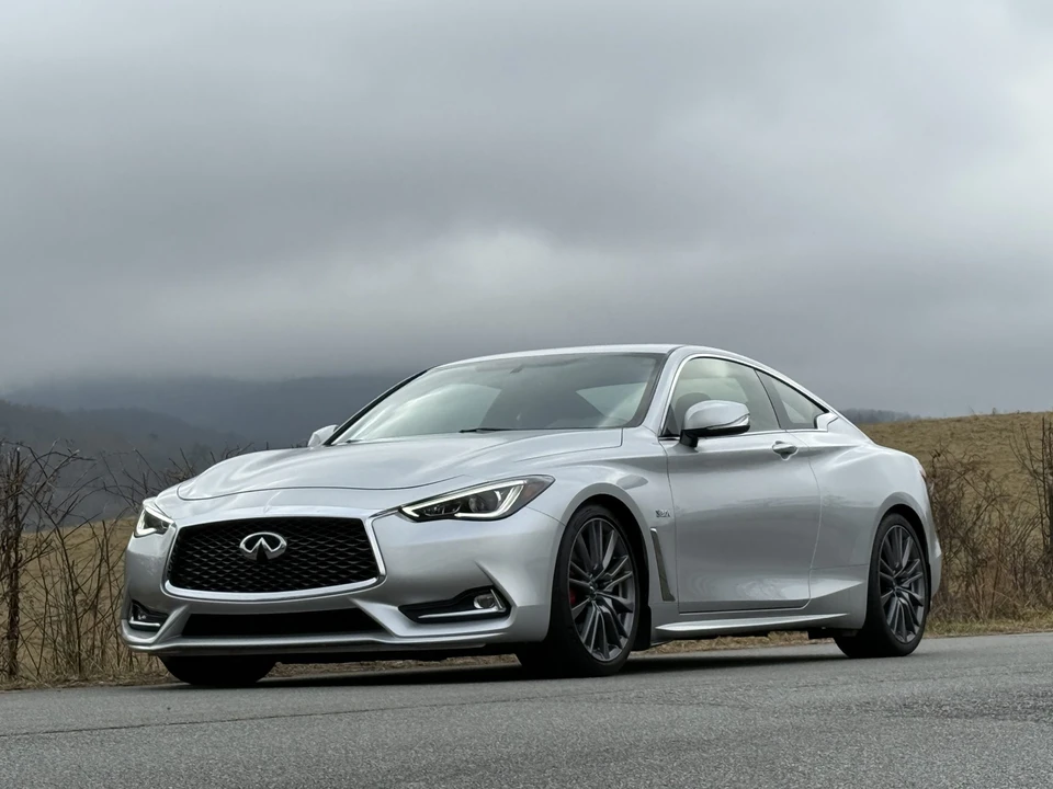 2017 Infiniti Q60 Red Sport 400 - Image 6 of 31