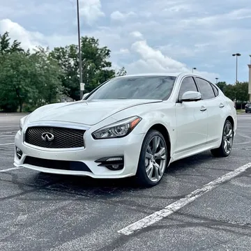 2017 Infiniti Q70 3.7