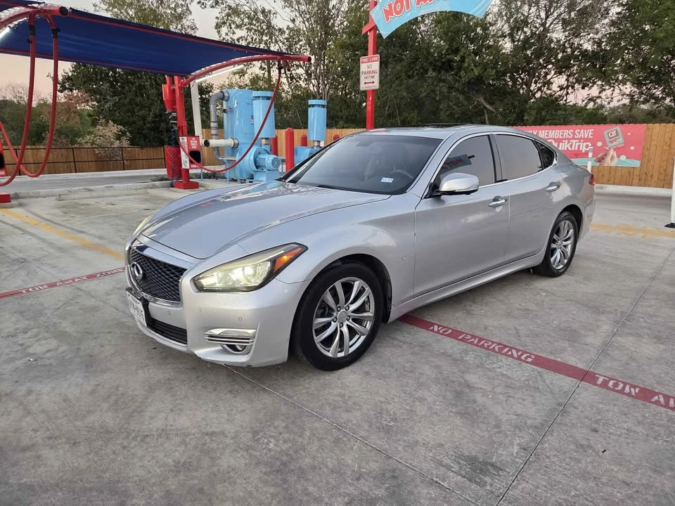 2017 Infiniti M/Q70 4th Gen - Image 2 of 5