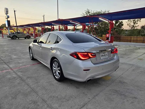 2017 Infiniti Q70 3.7 Sedan 4D