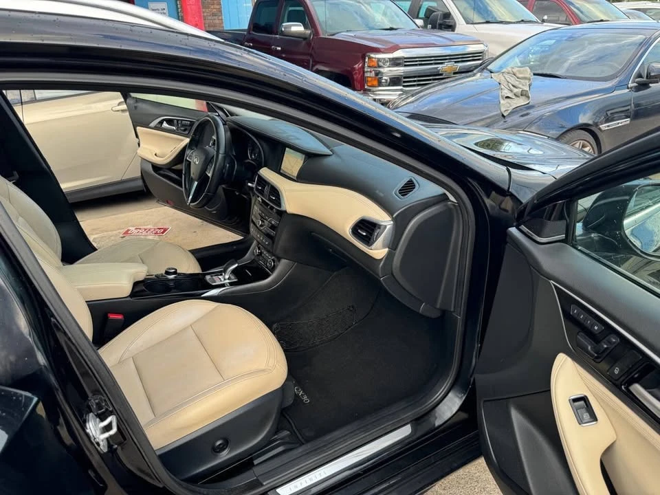 2017 Infiniti QX30 - Image 11 of 19