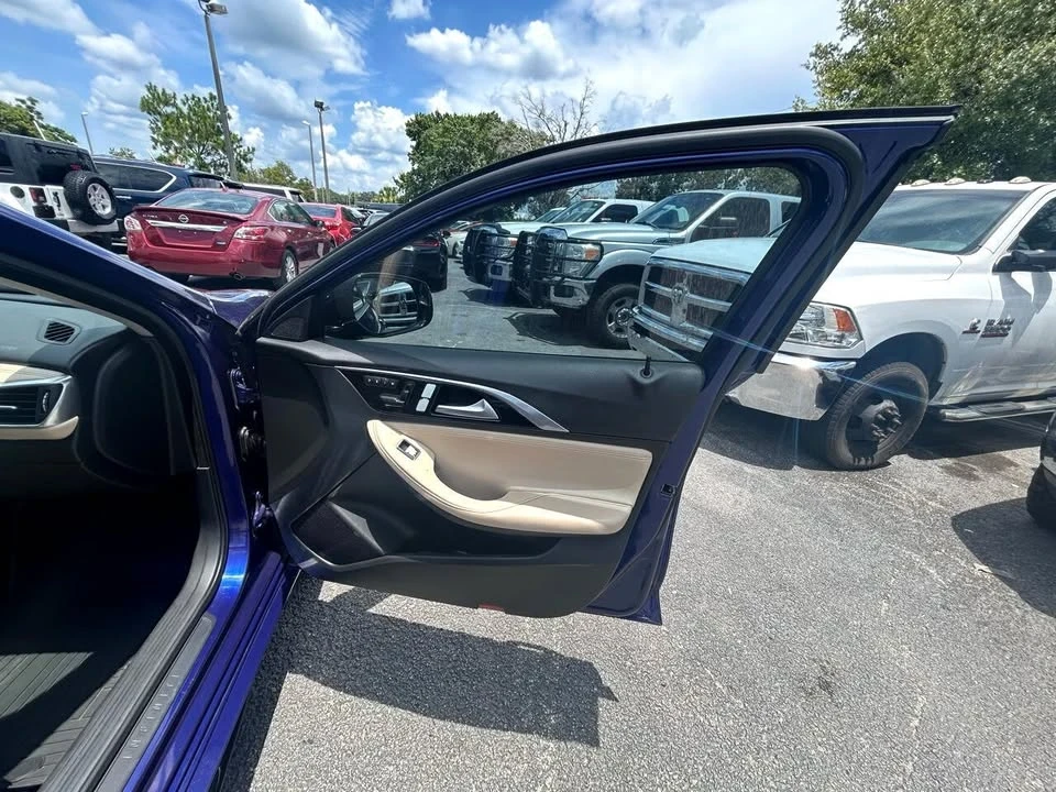 2017 Infiniti QX30 - Image 15 of 17