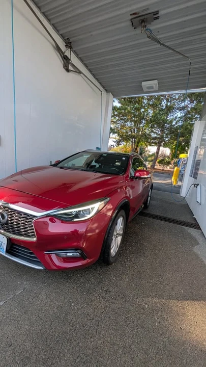 2017 Infiniti QX30 - Image 4 of 8