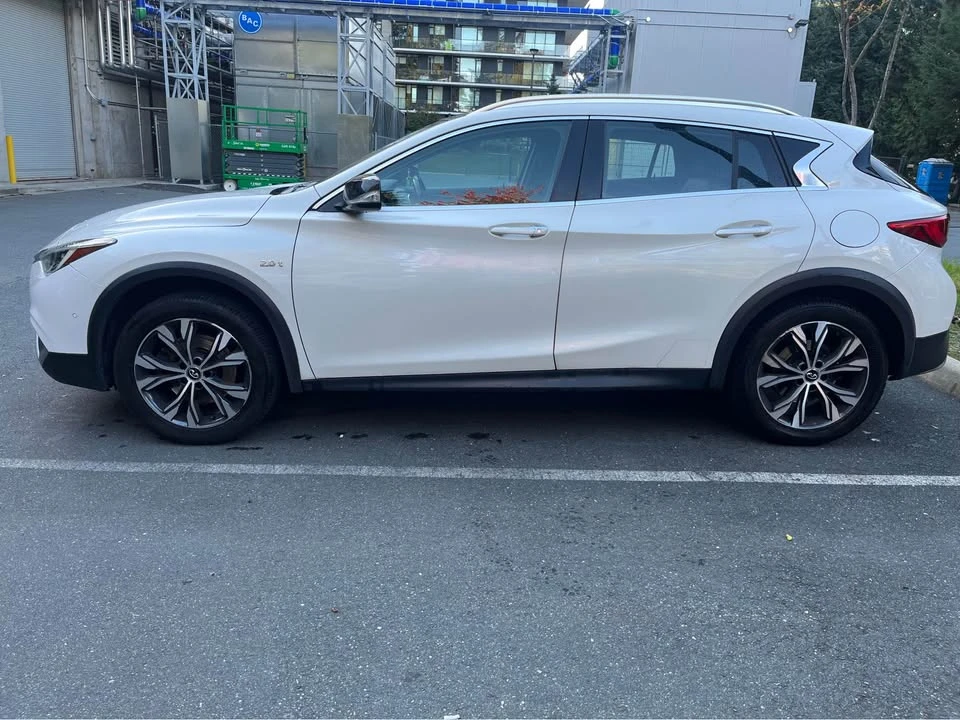 2017 Infiniti QX30 - Image 4 of 15
