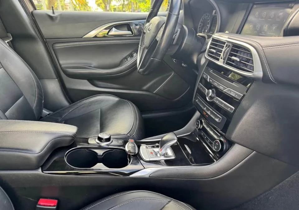 2017 Infiniti QX30 - Image 12 of 15