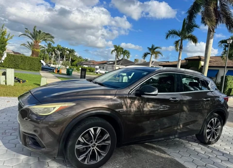 2017 Infiniti QX30 - Image 4 of 15