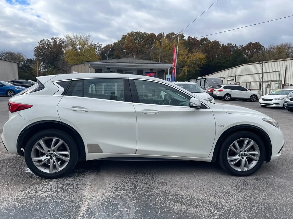 2017 Infiniti QX30 - Image 8 of 15