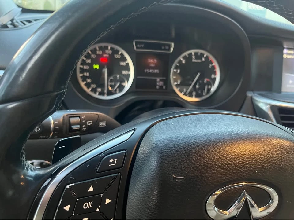 2017 Infiniti QX30 - Image 8 of 9
