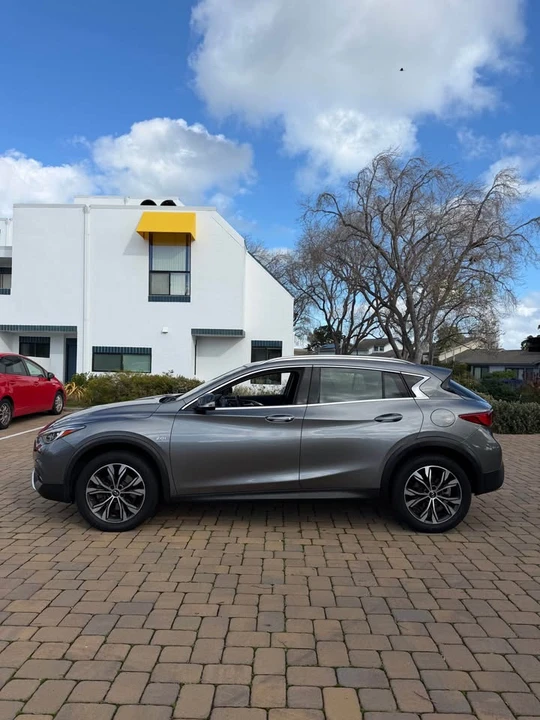 2017 Infiniti QX30 - Image 5 of 18