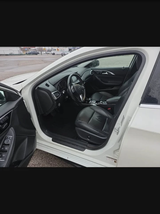 2017 Infiniti QX30 - Image 8 of 19