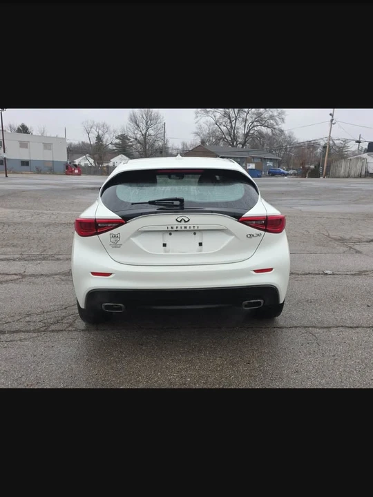 2017 Infiniti QX30 - Image 17 of 19