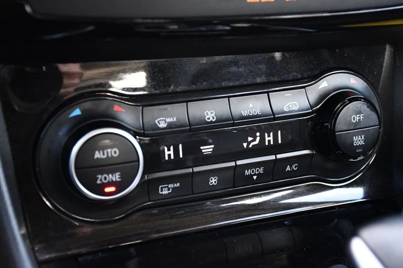 2017 Infiniti QX30 - Image 15 of 20