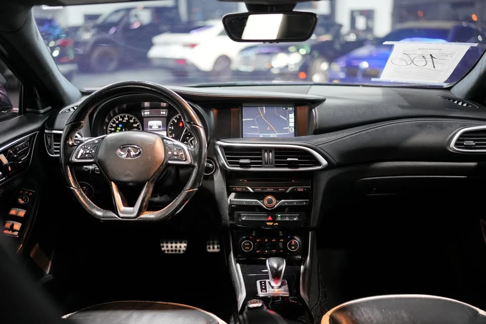 2017 Infiniti QX30 - Image 15 of 20