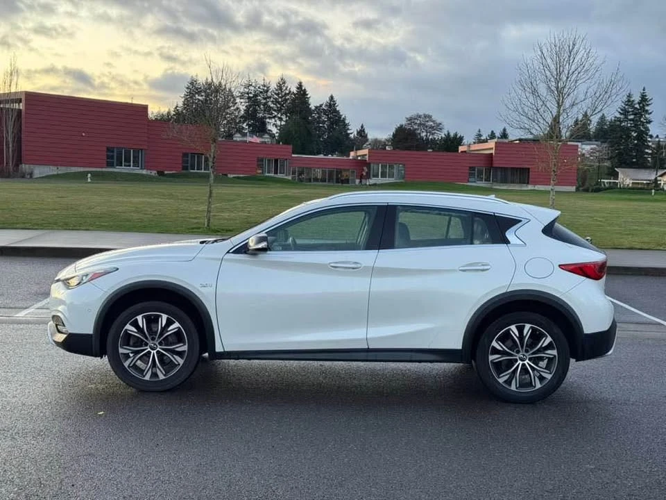 2017 Infiniti QX30 - Image 2 of 13