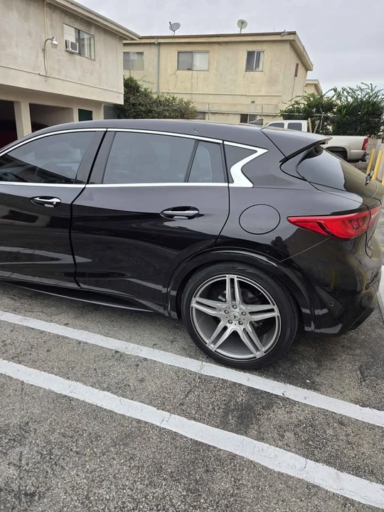 2017 Infiniti QX30 - Image 2 of 15