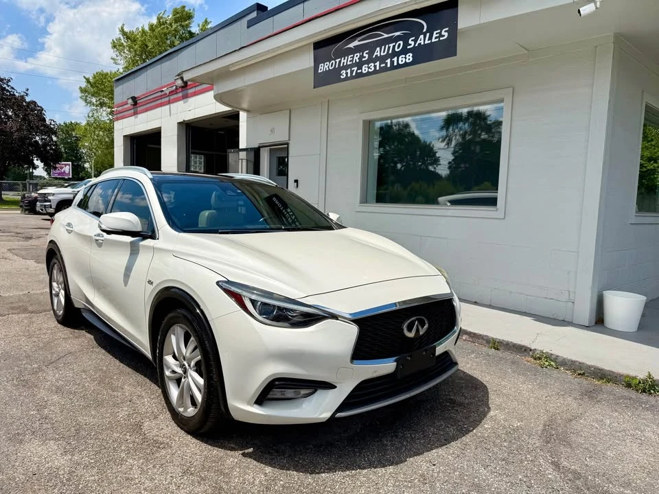 2017 Infiniti QX30 - Image 2 of 21