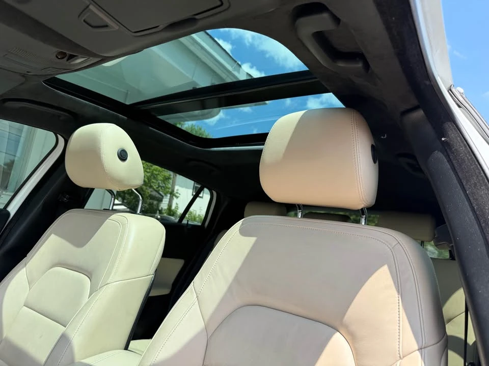 2017 Infiniti QX30 - Image 17 of 21