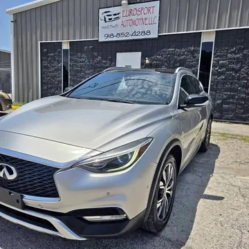 2017 Infiniti QX30 Premium Sport Utility 4D