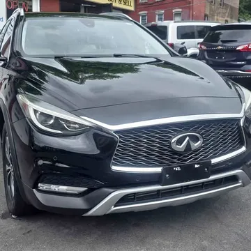 2017 Infiniti QX30 Premium Sport Utility 4D