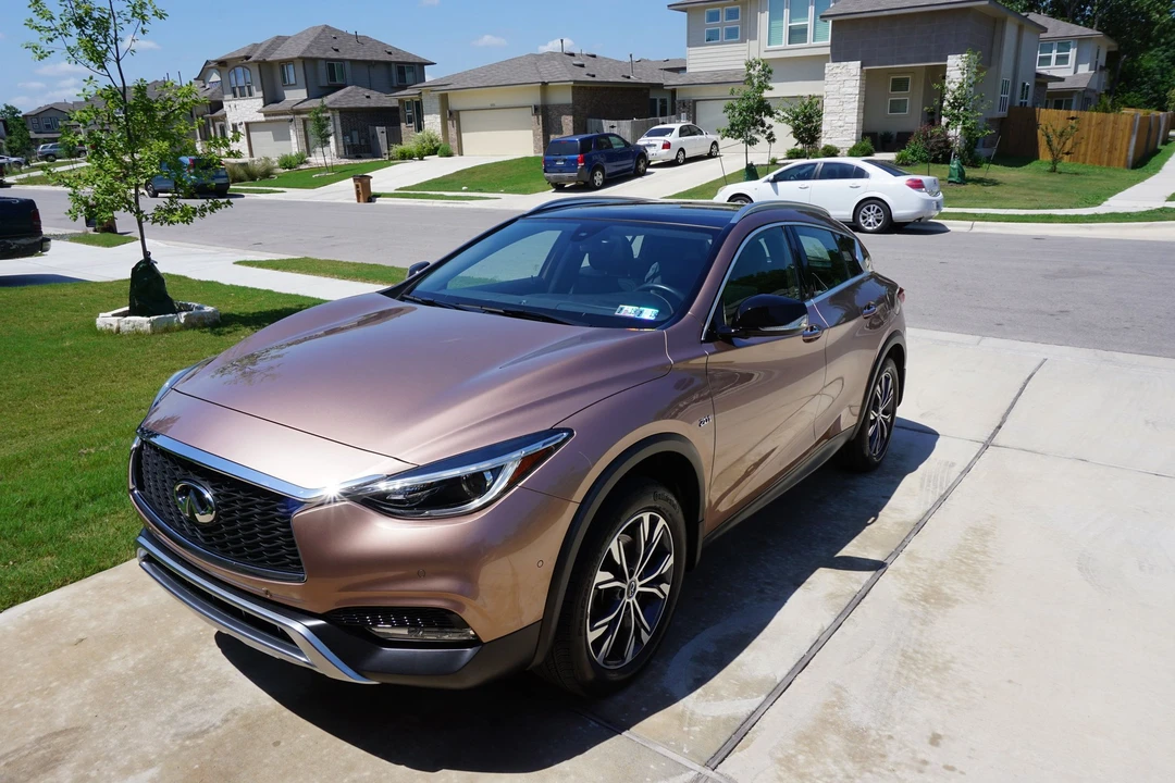 2017 Infiniti QX30 - Image 4 of 8