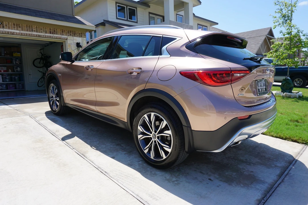 2017 Infiniti QX30 - Image 2 of 8