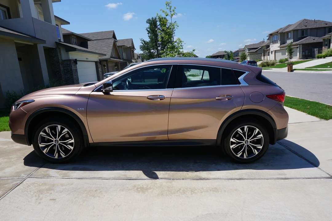 2017 Infiniti QX30 - Image 3 of 8