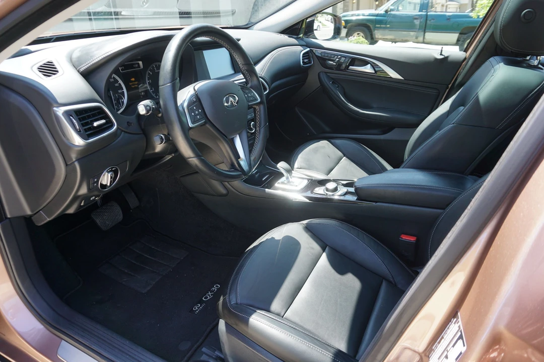 2017 Infiniti QX30 - Image 6 of 8