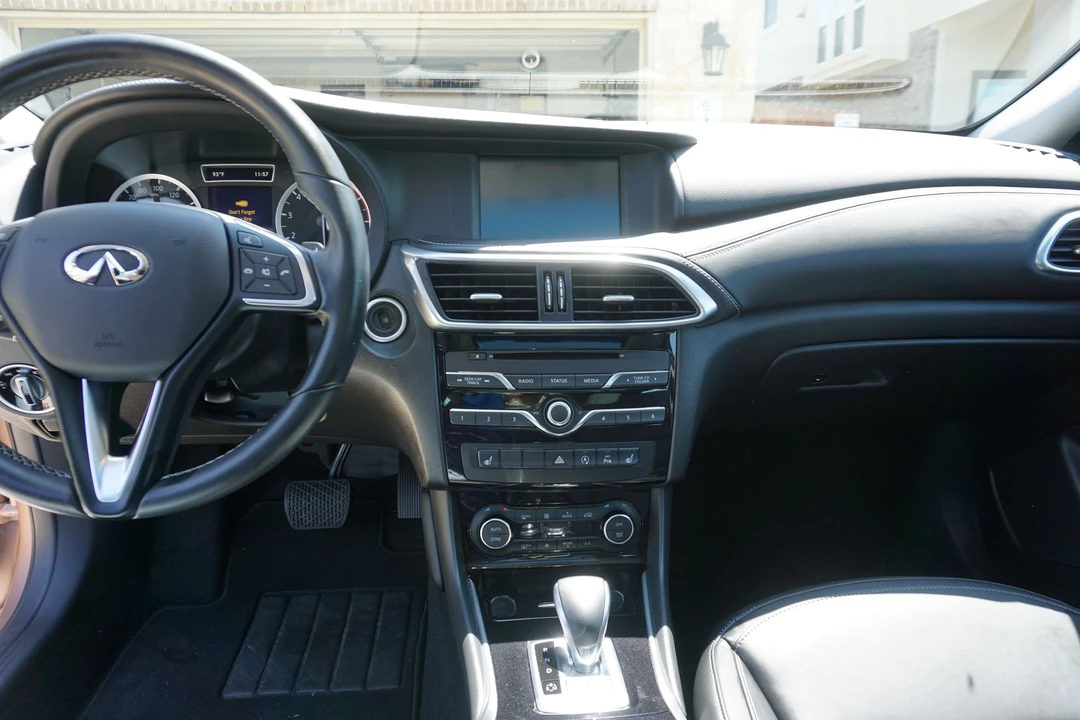 2017 Infiniti QX30 - Image 7 of 8
