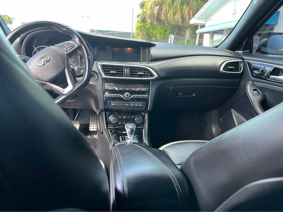 2017 Infiniti QX30 - Image 9 of 10