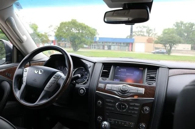 2017 Infiniti QX80 - Image 13 of 19