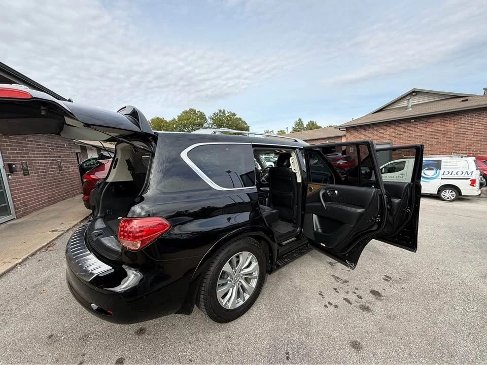 2017 Infiniti QX80 - Image 17 of 18