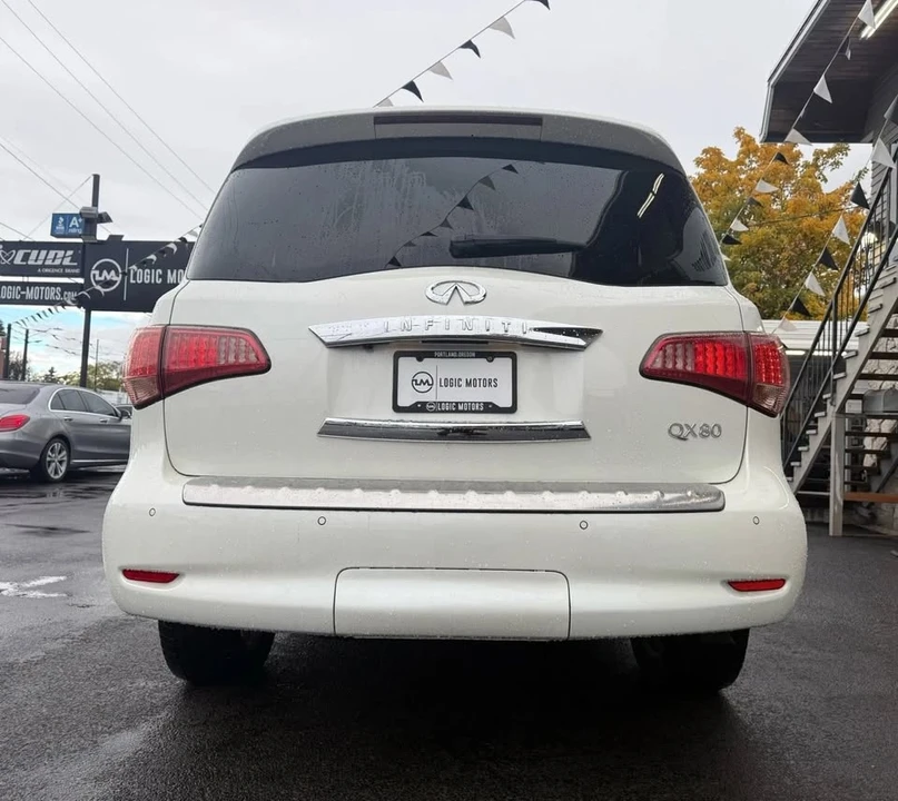 2017 Infiniti QX80 - Image 2 of 15