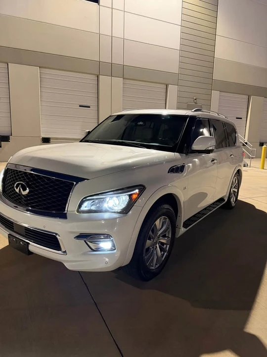 2017 Infiniti QX80 - Image 2 of 14